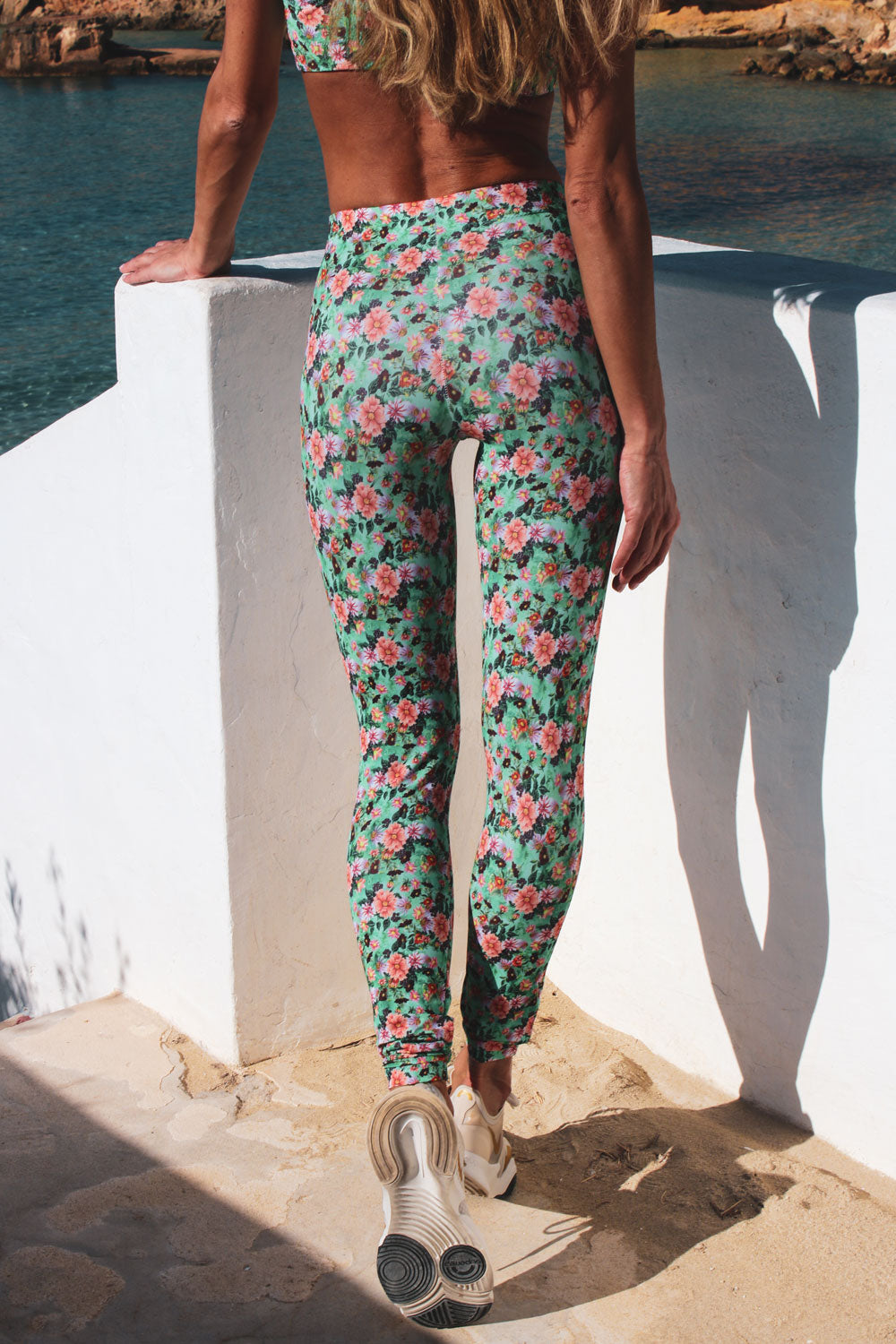 immagine 2 di completo gym donna leggings e top stampa fiore colore verde acquamarina di FédebyFéde