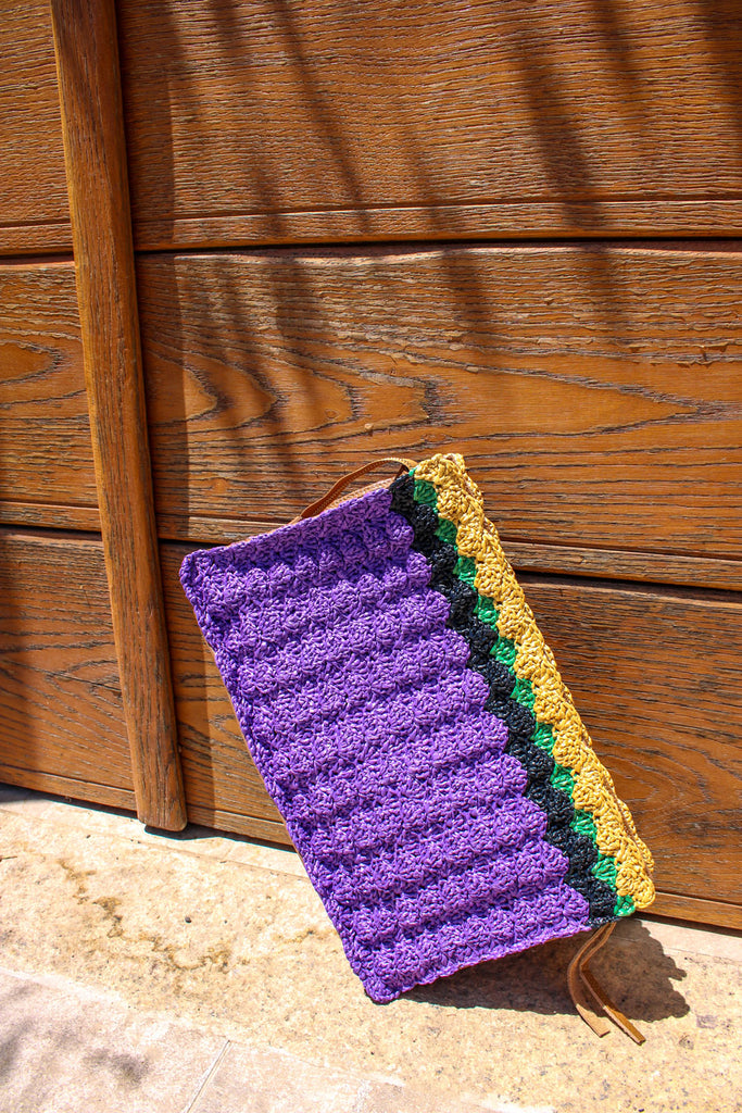 immagine 2 di borsa all'uncinetto modello vernazza colore viola di fedebyfede